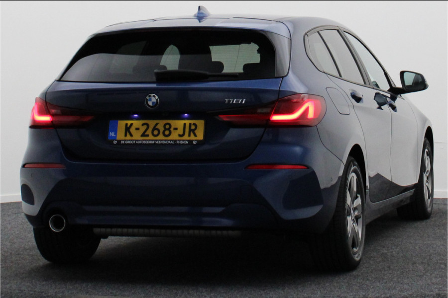 BMW 1-serie 118i Executive Edition Automaat Camera, Stuur-/Stoelverw., Apple Carplay, LED, Lane Assist