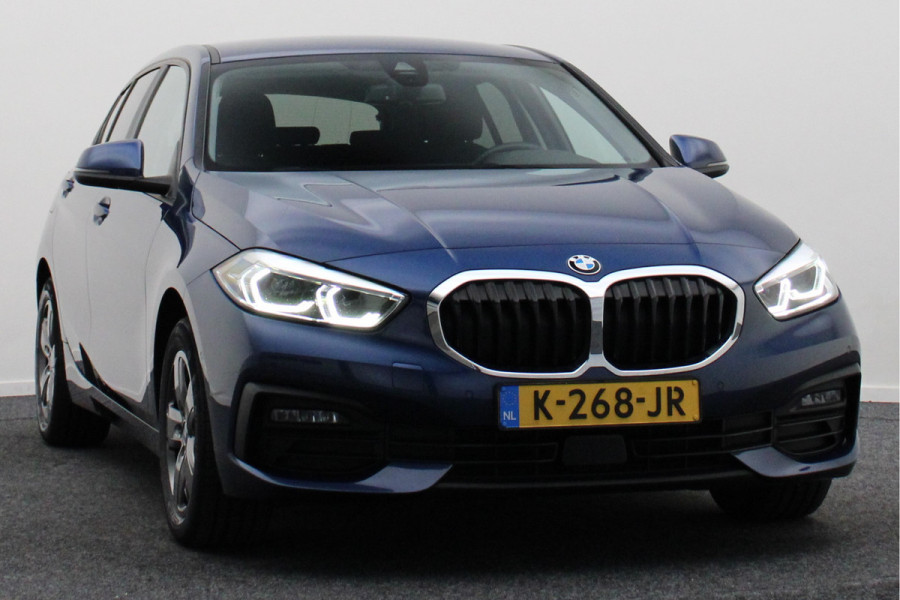BMW 1-serie 118i Executive Edition Automaat Camera, Stuur-/Stoelverw., Apple Carplay, LED, Lane Assist