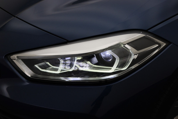 BMW 1-serie 118i Executive Edition Automaat Camera, Stuur-/Stoelverw., Apple Carplay, LED, Lane Assist