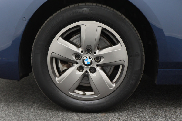 BMW 1-serie 118i Executive Edition Automaat Camera, Stuur-/Stoelverw., Apple Carplay, LED, Lane Assist