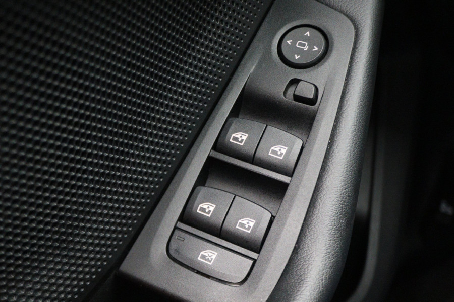 BMW 1-serie 118i Executive Edition Automaat Camera, Stuur-/Stoelverw., Apple Carplay, LED, Lane Assist