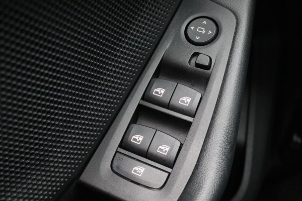 BMW 1-serie 118i Executive Edition Automaat Camera, Stuur-/Stoelverw., Apple Carplay, LED, Lane Assist