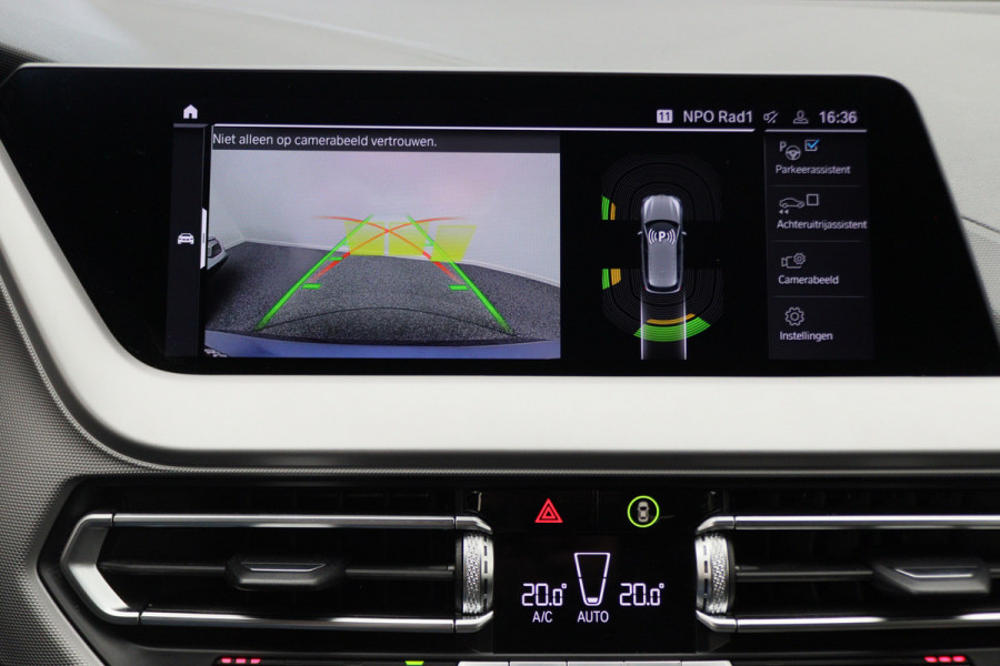 BMW 1-serie 118i Executive Edition Automaat Camera, Stuur-/Stoelverw., Apple Carplay, LED, Lane Assist
