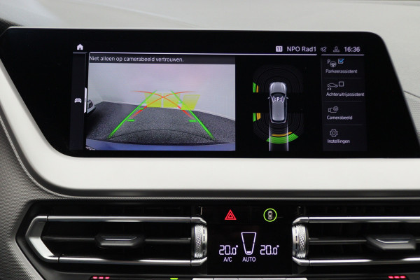 BMW 1-serie 118i Executive Edition Automaat Camera, Stuur-/Stoelverw., Apple Carplay, LED, Lane Assist