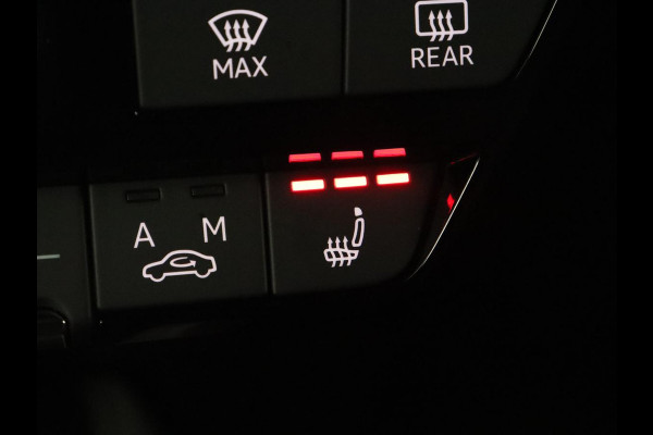 Audi Q4 e-tron 40 Launch edition 77 kWh | Warmtepomp | Stoelverwarming | Adaptive cruise | Keyless | Carplay | 19'' | Camera | Climate control