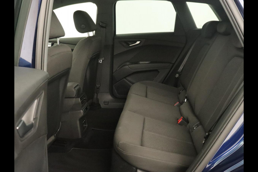 Audi Q4 e-tron 40 Launch edition 77 kWh | Warmtepomp | Stoelverwarming | Adaptive cruise | Keyless | Carplay | 19'' | Camera | Climate control