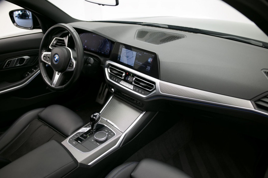 BMW 3 Serie Touring 320e Business Edition Plus |Pano|M-Pakket|Laser|Stuurverwarm.|