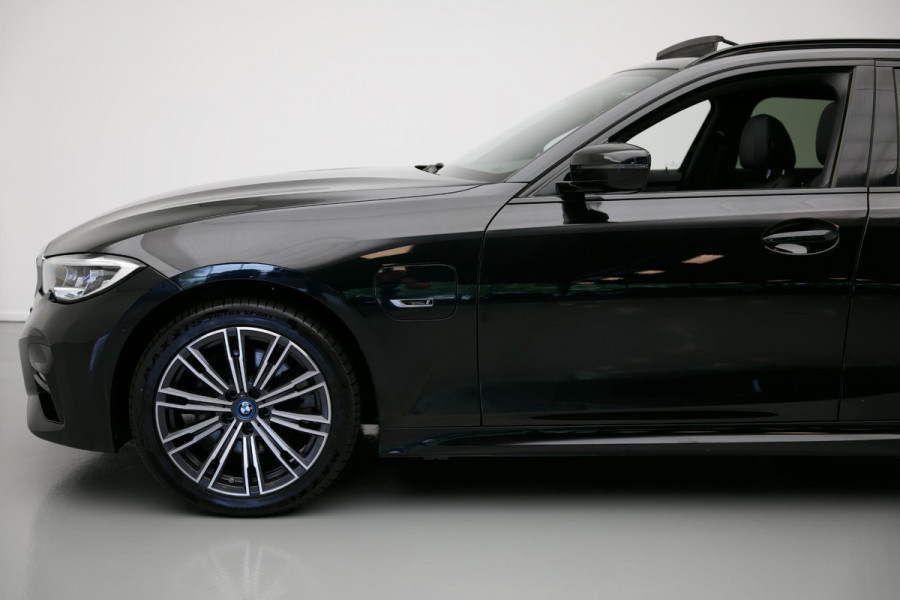 BMW 3 Serie Touring 320e Business Edition Plus |Pano|M-Pakket|Laser|Stuurverwarm.|