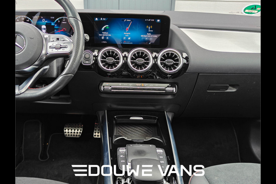 Mercedes-Benz GLA 250 4MATIC Panorama AMG Line DAB Unieke Auto! / officieel Mercedes-Benz garantie t/m 03-05-2026