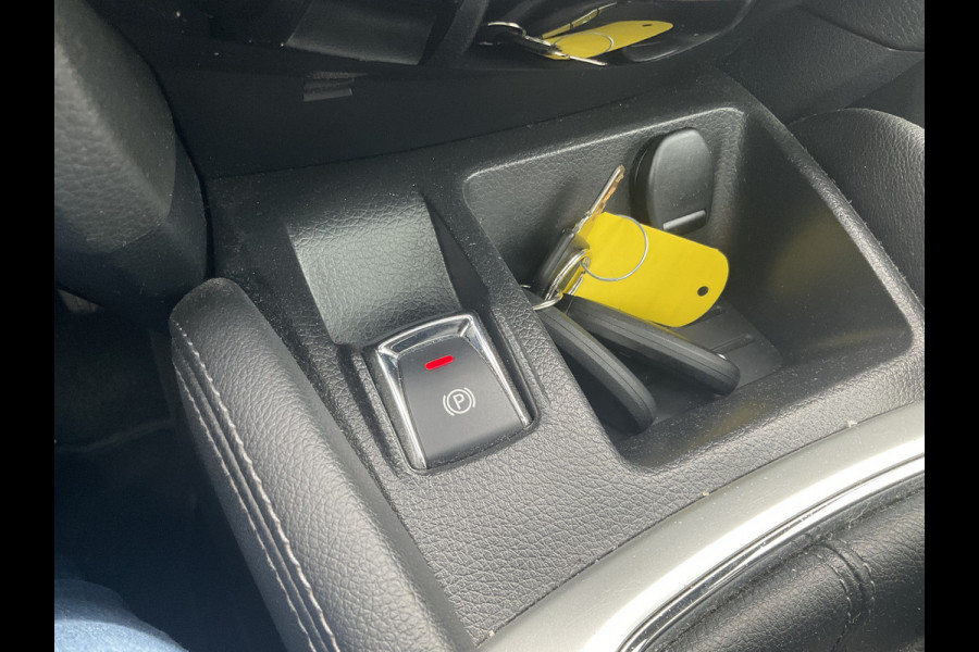Nissan QASHQAI 1.2 Tekna Navi Cam Bull/Side Bars Trekhaak Uitstraling