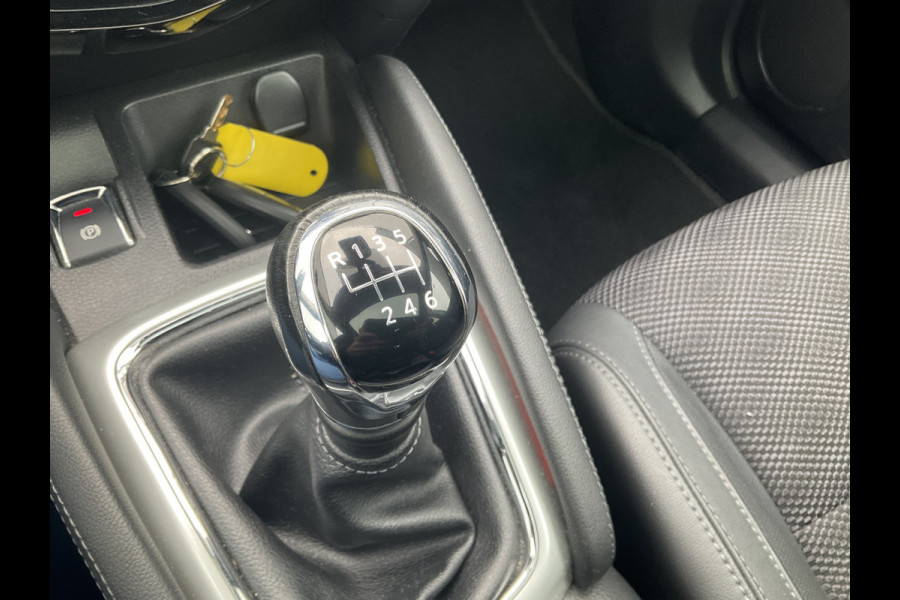 Nissan QASHQAI 1.2 Tekna Navi Cam Bull/Side Bars Trekhaak Uitstraling