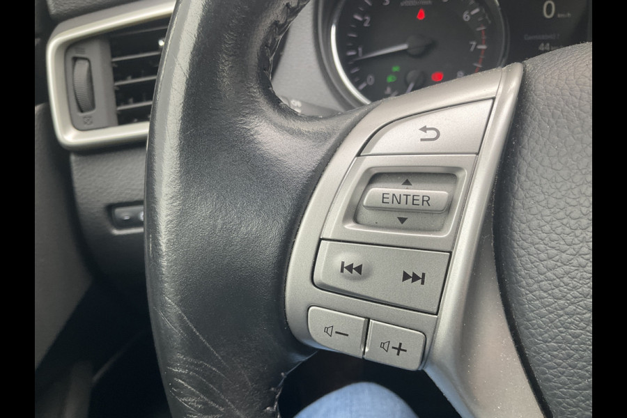Nissan QASHQAI 1.2 Tekna Navi Cam Bull/Side Bars Trekhaak Uitstraling