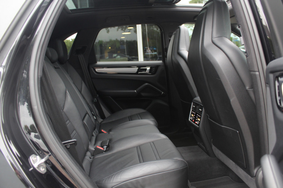Porsche Cayenne 2.9 S 76.749 km! / Panoramadak / Camera / Luchtvering / 22'' / Nachtzicht / Sportdesign / Memory seats / Stoelventilatie 4x / Stoelverwarming 4x