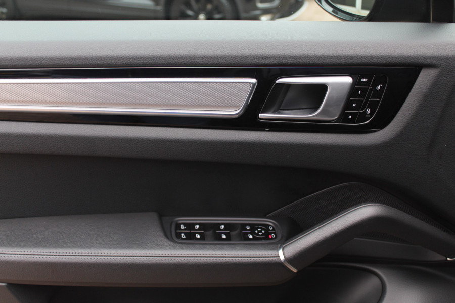 Porsche Cayenne 2.9 S 76.749 km! / Panoramadak / Camera / Luchtvering / 22'' / Nachtzicht / Sportdesign / Memory seats / Stoelventilatie 4x / Stoelverwarming 4x