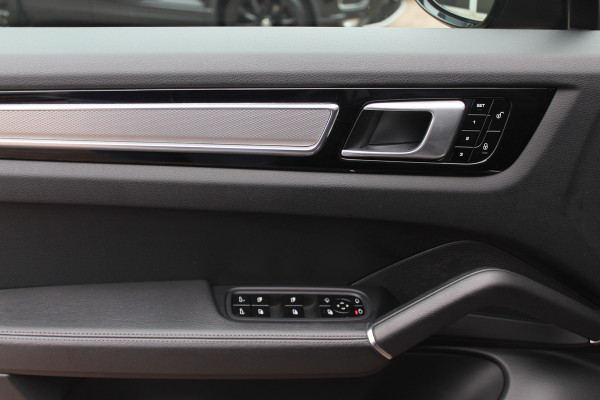 Porsche Cayenne 2.9 S 76.749 km! / Panoramadak / Camera / Luchtvering / 22'' / Nachtzicht / Sportdesign / Memory seats / Stoelventilatie 4x / Stoelverwarming 4x