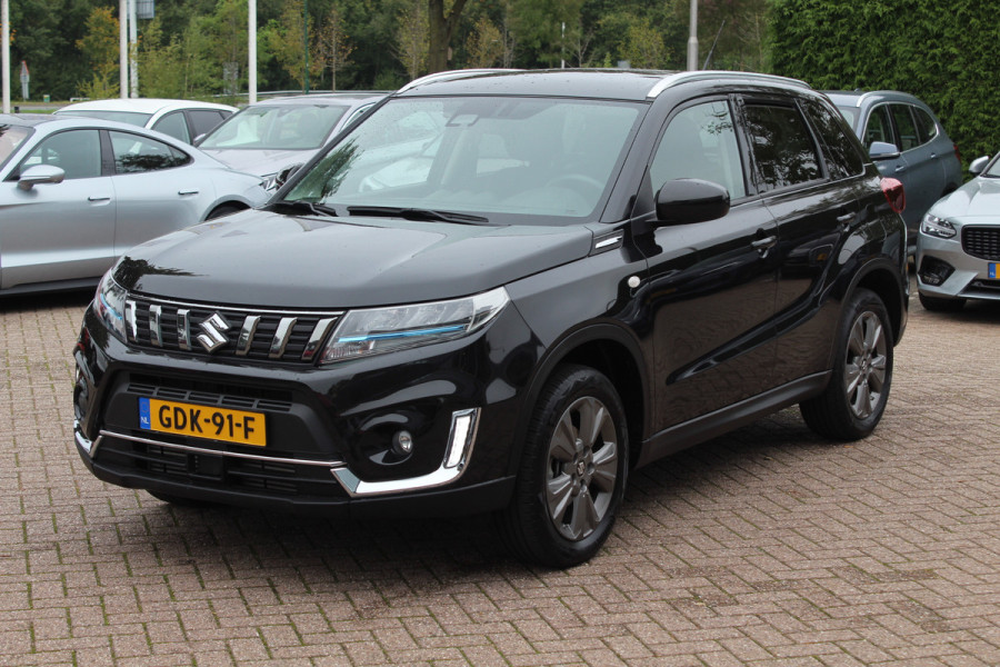 Suzuki Vitara 1.4 Boosterjet Select Smart Hybrid / Trekhaak / Camera / Navigatie / 17'' / DAB / Stoelverwarming / Getint glas / Cruise Control