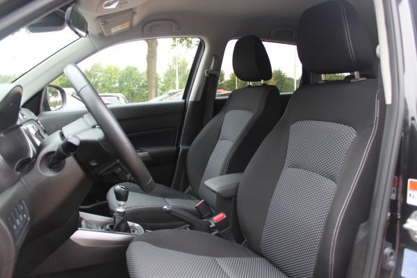 Suzuki Vitara 1.4 Boosterjet Select Smart Hybrid / Trekhaak / Camera / Navigatie / 17'' / DAB / Stoelverwarming / Getint glas / Cruise Control