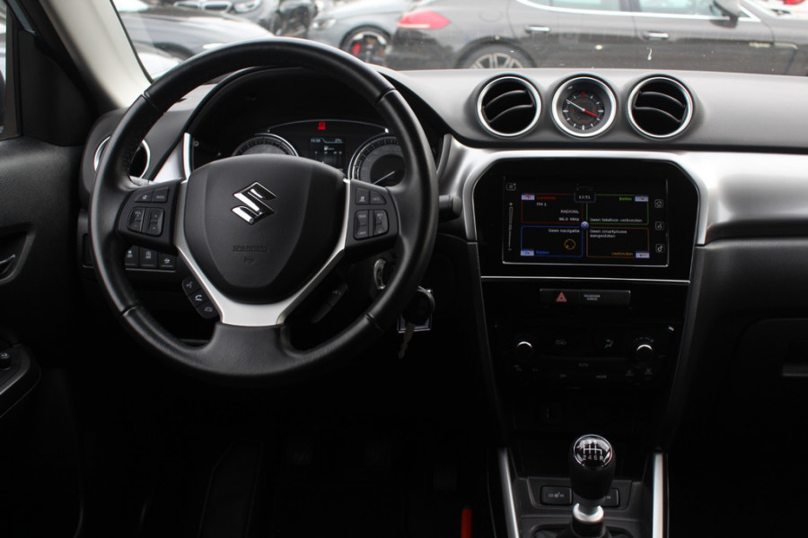 Suzuki Vitara 1.4 Boosterjet Select Smart Hybrid / Trekhaak / Camera / Navigatie / 17'' / DAB / Stoelverwarming / Getint glas / Cruise Control
