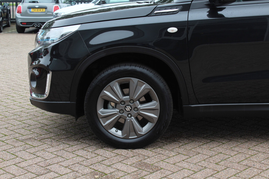 Suzuki Vitara 1.4 Boosterjet Select Smart Hybrid / Trekhaak / Camera / Navigatie / 17'' / DAB / Stoelverwarming / Getint glas / Cruise Control