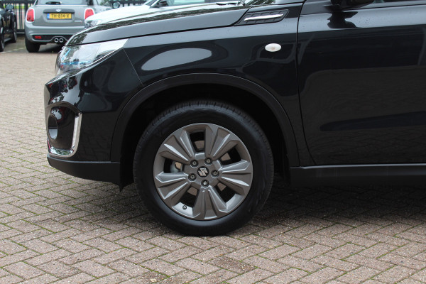 Suzuki Vitara 1.4 Boosterjet Select Smart Hybrid / Trekhaak / Camera / Navigatie / 17'' / DAB / Stoelverwarming / Getint glas / Cruise Control