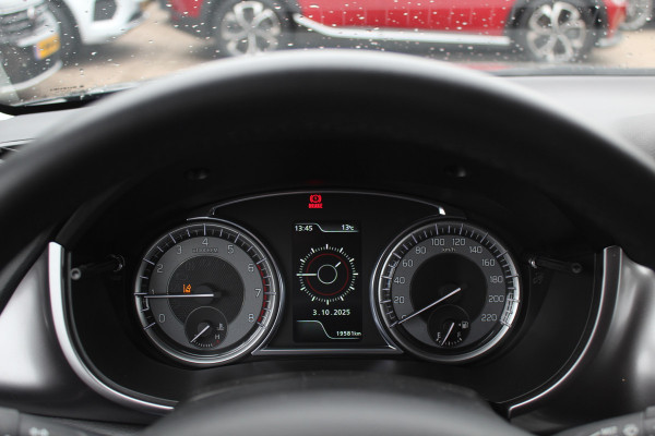 Suzuki Vitara 1.4 Boosterjet Select Smart Hybrid / Trekhaak / Camera / Navigatie / 17'' / DAB / Stoelverwarming / Getint glas / Cruise Control
