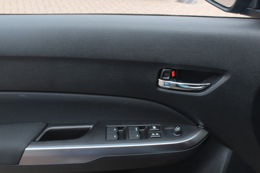 Suzuki Vitara 1.4 Boosterjet Select Smart Hybrid / Trekhaak / Camera / Navigatie / 17'' / DAB / Stoelverwarming / Getint glas / Cruise Control