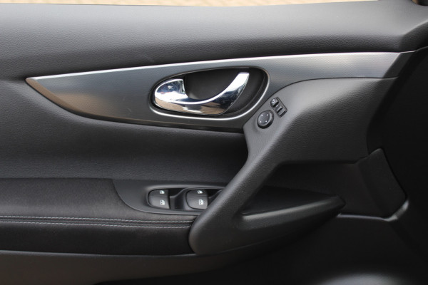 Nissan QASHQAI 1.3 DIG-T N-Connecta / Panoramadak / 360Camera / Navigatie / 17'' / Keyless / DAB / Cruise Control