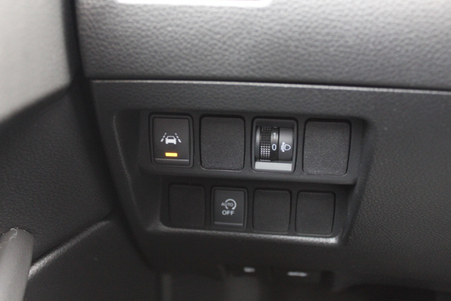 Nissan QASHQAI 1.3 DIG-T N-Connecta / Panoramadak / 360Camera / Navigatie / 17'' / Keyless / DAB / Cruise Control