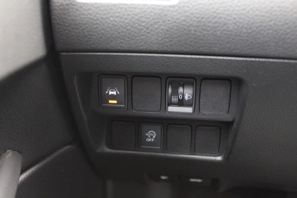 Nissan QASHQAI 1.3 DIG-T N-Connecta / Panoramadak / 360Camera / Navigatie / 17'' / Keyless / DAB / Cruise Control