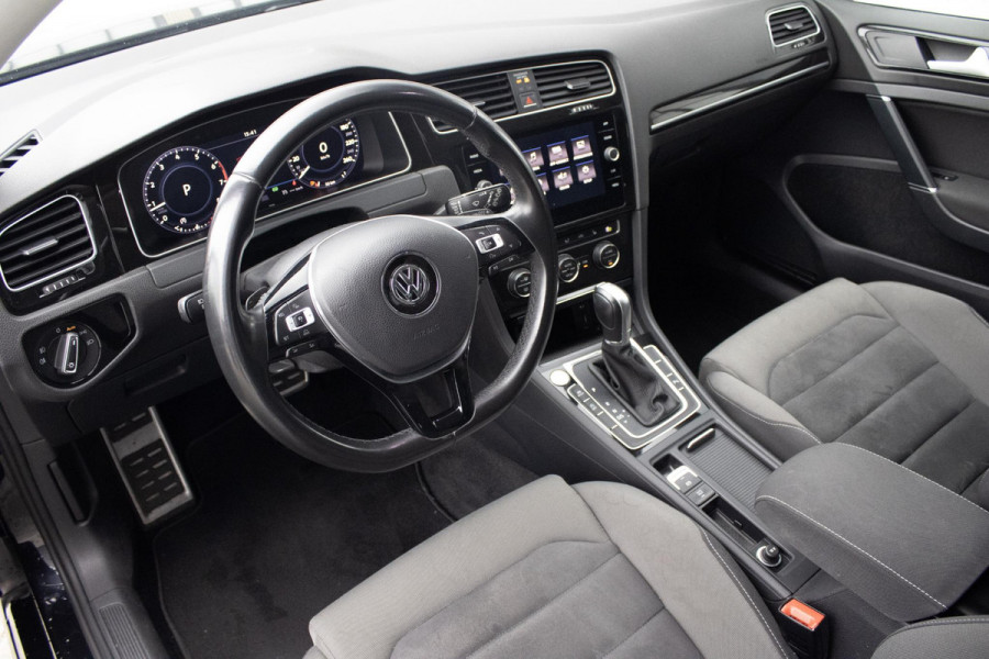 Volkswagen Golf 1.4 TSI Highl Busi | ACC | Camera | Stoel VW | Carplay
