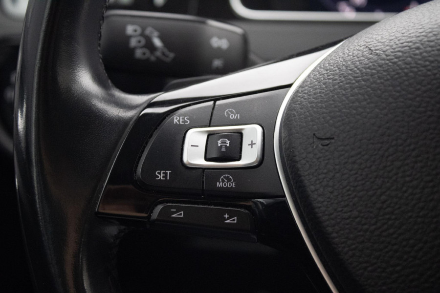 Volkswagen Golf 1.4 TSI Highl Busi | ACC | Camera | Stoel VW | Carplay
