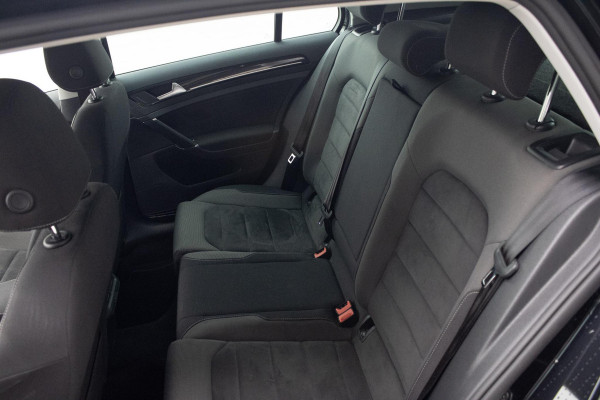 Volkswagen Golf 1.4 TSI Highl Busi | ACC | Camera | Stoel VW | Carplay