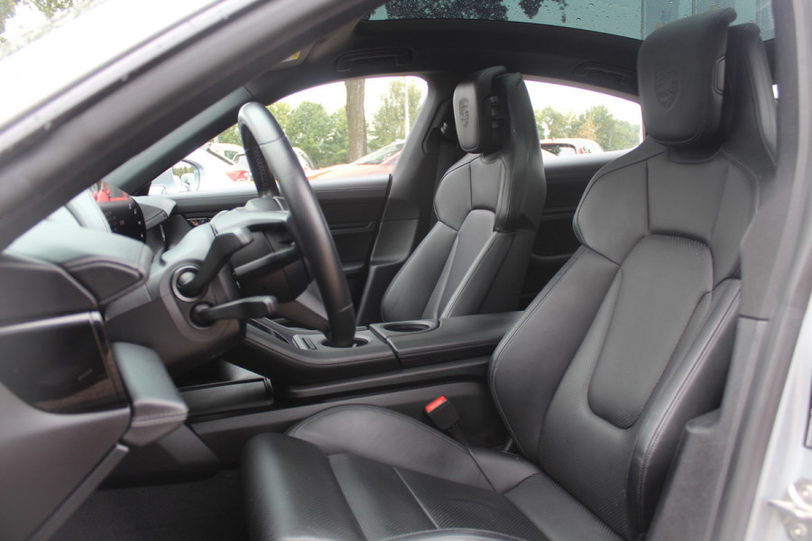Porsche Taycan Performance 84 kWh / SoH 94.5% / Panoramadak / 360Camera / Adaptieve stoelen / Sportchrono / 20'' / Bose / Keyless / Dodehoek / Navigatie / Stoelverwarming / Cruise Control