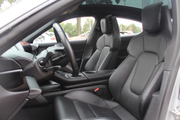 Porsche Taycan Performance 84 kWh / SoH 94.5% / Panoramadak / 360Camera / Adaptieve stoelen / Sportchrono / 20'' / Bose / Keyless / Dodehoek / Navigatie / Stoelverwarming / Cruise Control