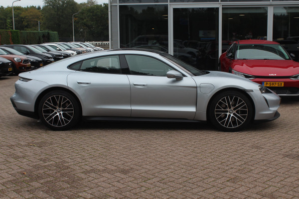 Porsche Taycan Performance 84 kWh / SoH 94.5% / Panoramadak / 360Camera / Adaptieve stoelen / Sportchrono / 20'' / Bose / Keyless / Dodehoek / Navigatie / Stoelverwarming / Cruise Control