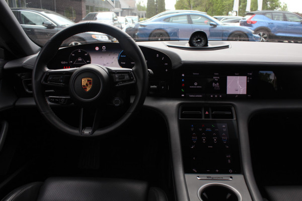 Porsche Taycan Performance 84 kWh / SoH 94.5% / Panoramadak / 360Camera / Adaptieve stoelen / Sportchrono / 20'' / Bose / Keyless / Dodehoek / Navigatie / Stoelverwarming / Cruise Control