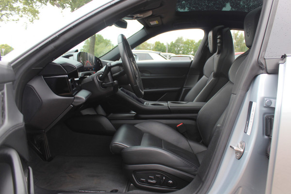 Porsche Taycan Performance 84 kWh / SoH 94.5% / Panoramadak / 360Camera / Adaptieve stoelen / Sportchrono / 20'' / Bose / Keyless / Dodehoek / Navigatie / Stoelverwarming / Cruise Control