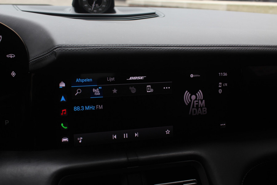 Porsche Taycan Performance 84 kWh / SoH 94.5% / Panoramadak / 360Camera / Adaptieve stoelen / Sportchrono / 20'' / Bose / Keyless / Dodehoek / Navigatie / Stoelverwarming / Cruise Control