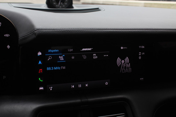 Porsche Taycan Performance 84 kWh / SoH 94.5% / Panoramadak / 360Camera / Adaptieve stoelen / Sportchrono / 20'' / Bose / Keyless / Dodehoek / Navigatie / Stoelverwarming / Cruise Control