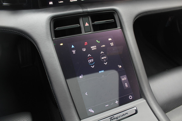 Porsche Taycan Performance 84 kWh / SoH 94.5% / Panoramadak / 360Camera / Adaptieve stoelen / Sportchrono / 20'' / Bose / Keyless / Dodehoek / Navigatie / Stoelverwarming / Cruise Control