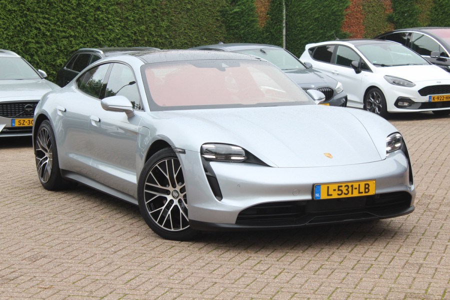 Porsche Taycan Performance 84 kWh / SoH 94.5% / Panoramadak / 360Camera / Adaptieve stoelen / Sportchrono / 20'' / Bose / Keyless / Dodehoek / Navigatie / Stoelverwarming / Cruise Control