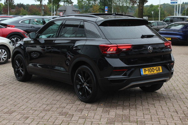 Volkswagen T-Roc 1.5 TSI Sport / Panoramadak / Camera / Virtual Cockpit / Keyless / 19'' / Apple CarPlay / DAB / ACC / Getint glas / Stoelverwarming