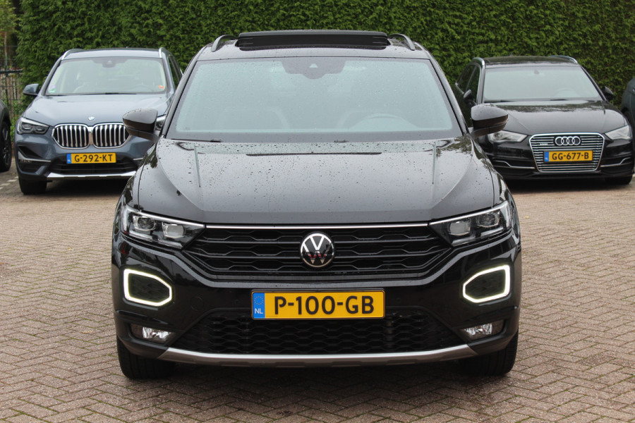 Volkswagen T-Roc 1.5 TSI Sport / Panoramadak / Camera / Virtual Cockpit / Keyless / 19'' / Apple CarPlay / DAB / ACC / Getint glas / Stoelverwarming
