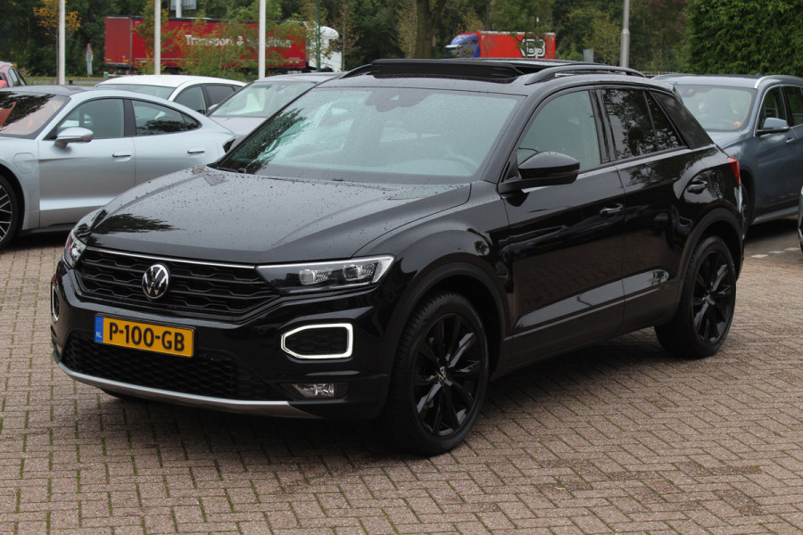 Volkswagen T-Roc 1.5 TSI Sport / Panoramadak / Camera / Virtual Cockpit / Keyless / 19'' / Apple CarPlay / DAB / ACC / Getint glas / Stoelverwarming