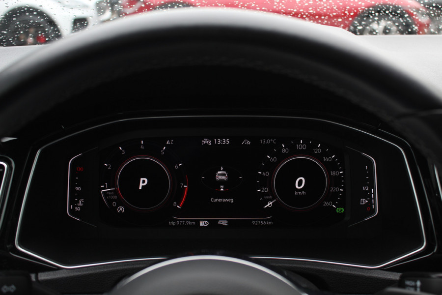 Volkswagen T-Roc 1.5 TSI Sport / Panoramadak / Camera / Virtual Cockpit / Keyless / 19'' / Apple CarPlay / DAB / ACC / Getint glas / Stoelverwarming