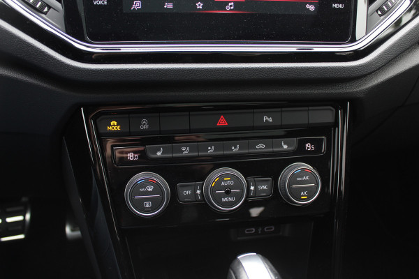 Volkswagen T-Roc 1.5 TSI Sport / Panoramadak / Camera / Virtual Cockpit / Keyless / 19'' / Apple CarPlay / DAB / ACC / Getint glas / Stoelverwarming
