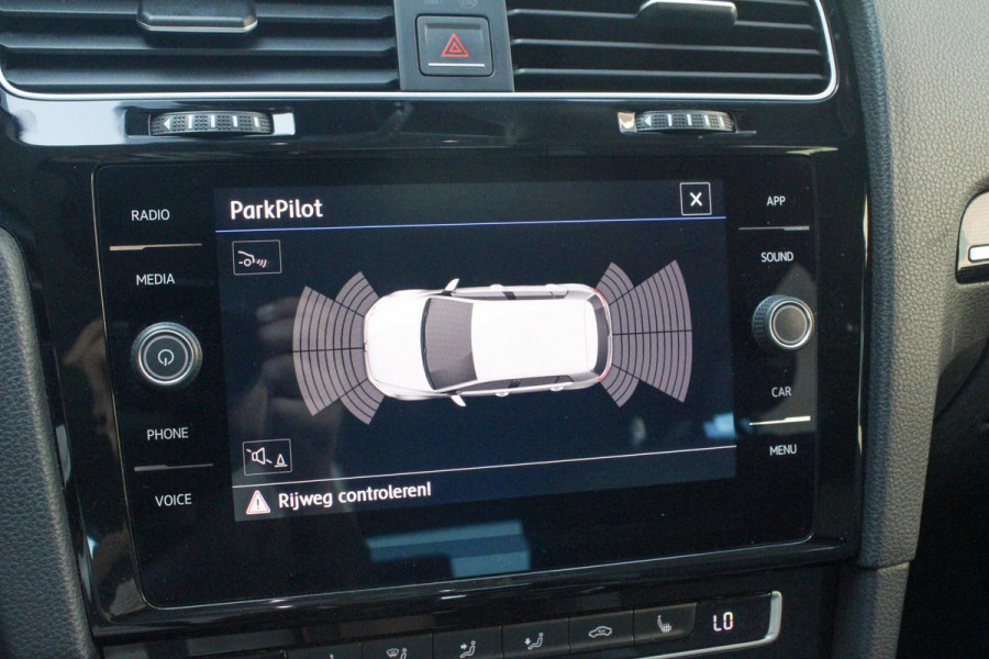 Volkswagen Golf 1.4 TSI Highl Busi | ACC | Camera | Stoel VW | Carplay
