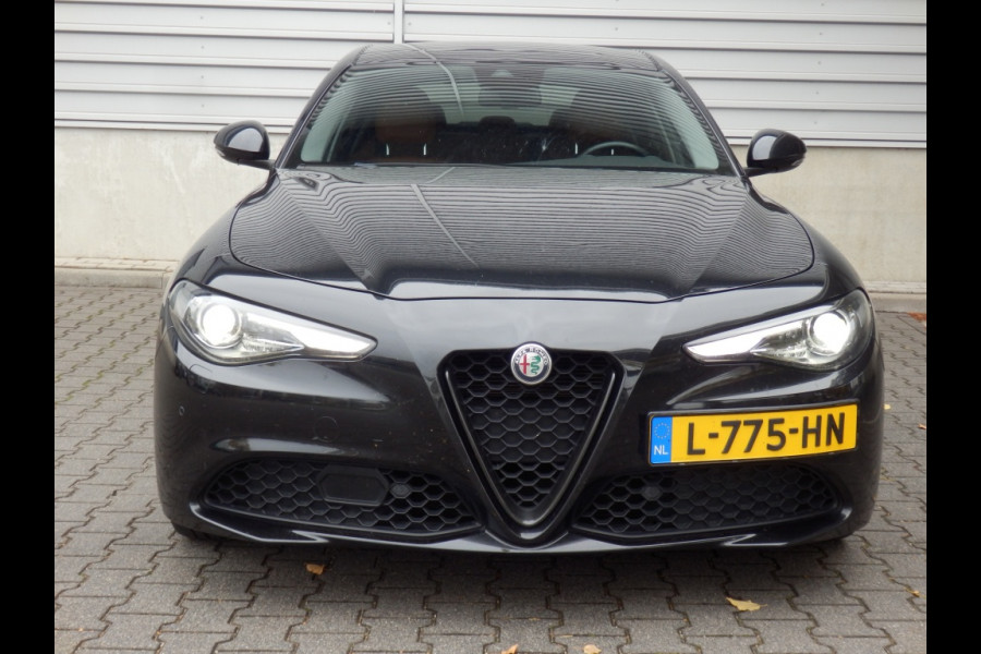 Alfa Romeo Giulia 2.2 Sprint I Automaat I 240 pk* I Schuif/kantel dak I Adp. crui
