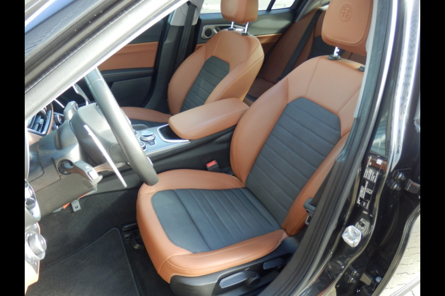Alfa Romeo Giulia 2.2 Sprint I Automaat I 240 pk* I Schuif/kantel dak I Adp. crui