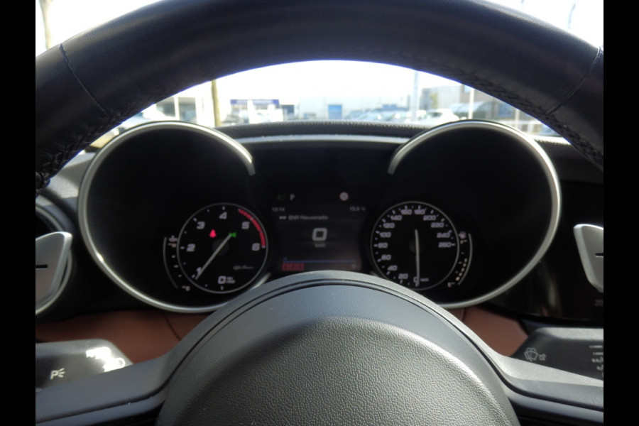 Alfa Romeo Giulia 2.2 Sprint I Automaat I 240 pk* I Schuif/kantel dak I Adp. crui